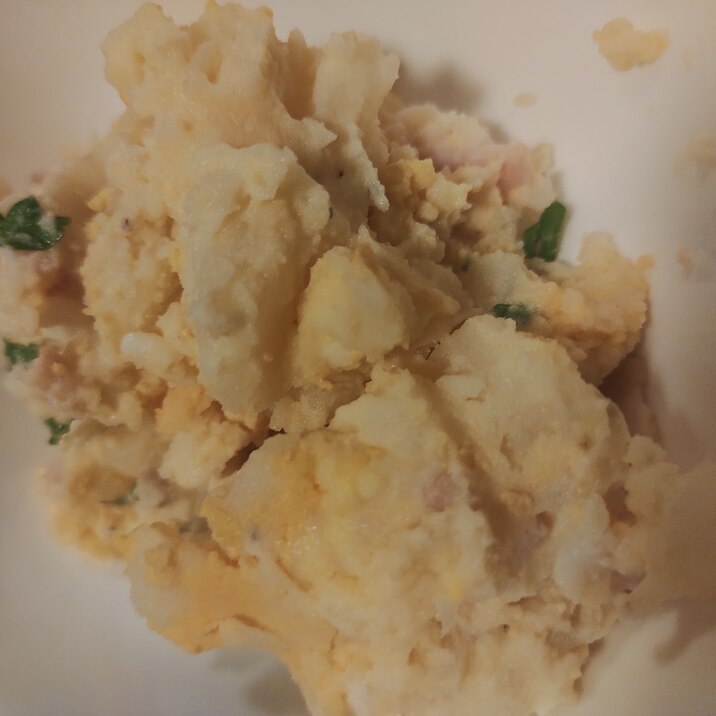 新じゃがで作るハムと茹で卵のポテトサラダ